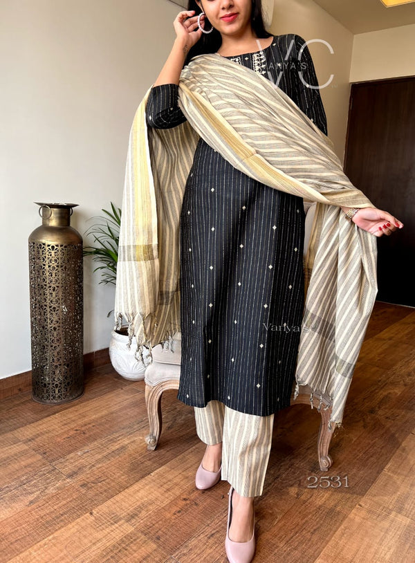 Noir Grace β Black Cotton Suit Set