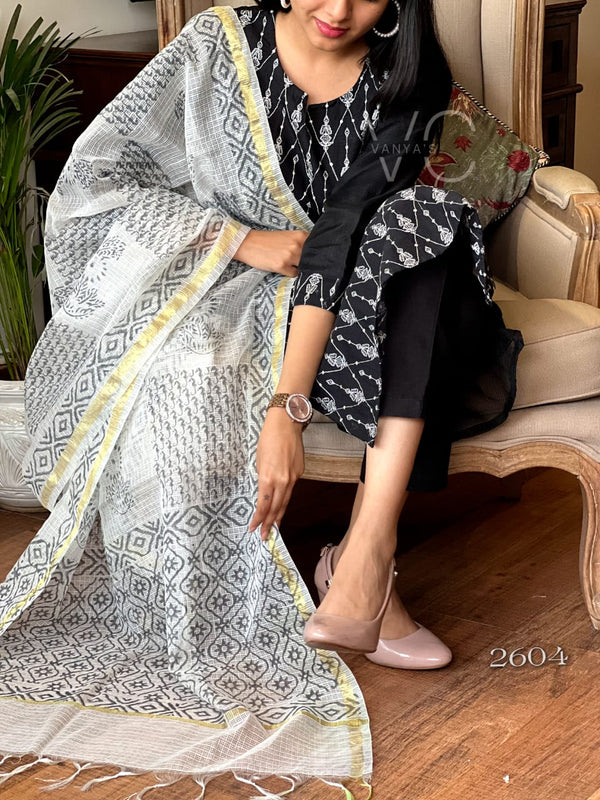 π Name: Midnight Charm Kurta Set