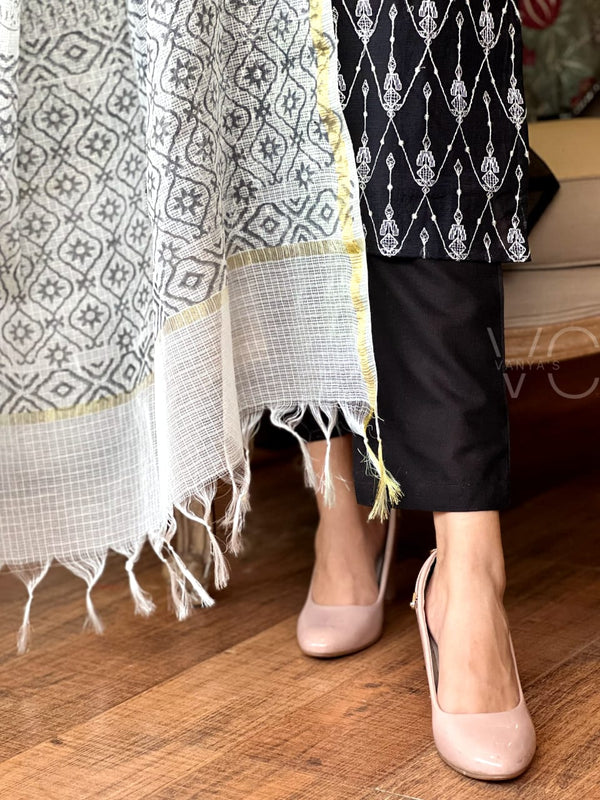 π Name: Midnight Charm Kurta Set