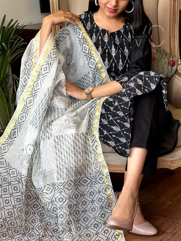 π Name: Midnight Charm Kurta Set