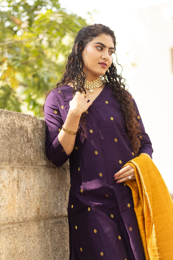✨Kashvi Premium Raw Banarasi Silk Zari Buti Suit Set-with mul lining