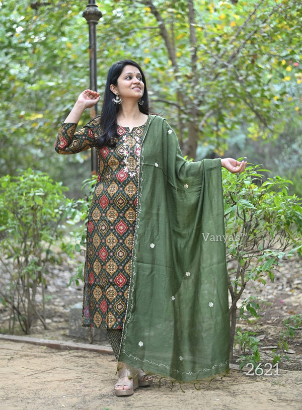 Olive Kashmiri Charm Kurta Set-green