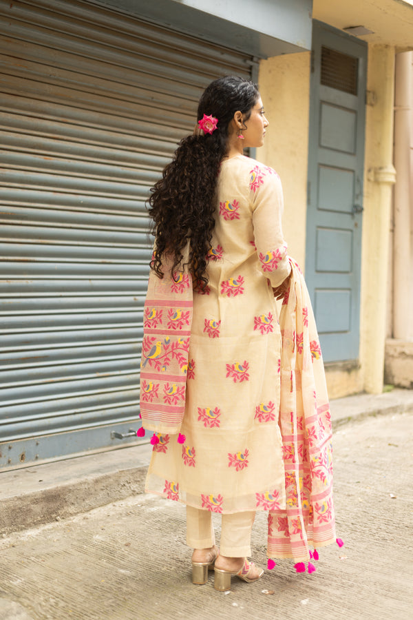 πΈ Vritika β Jamdani Garden Whisper Bloom with Grace in Handcrafted Jamdaani Cotton Suit sets πΈ