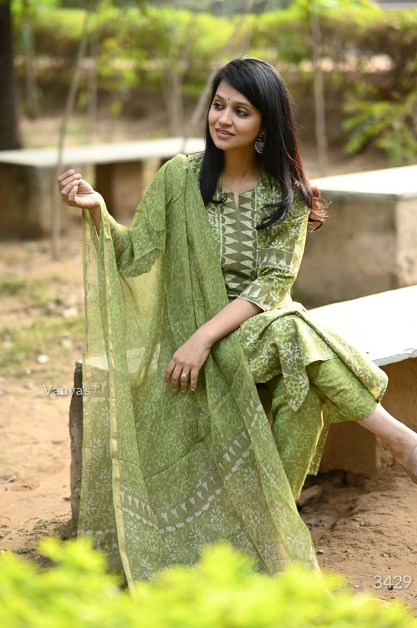 Nithila Bagru Hand Block Printed Suit Set