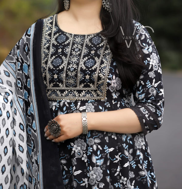 Norrish black anarkali suit sets-Buy1Get1