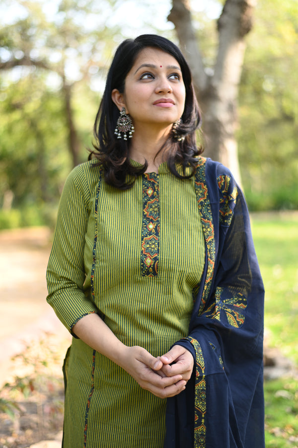 Kavya Stripe Block Applique Suit Sets