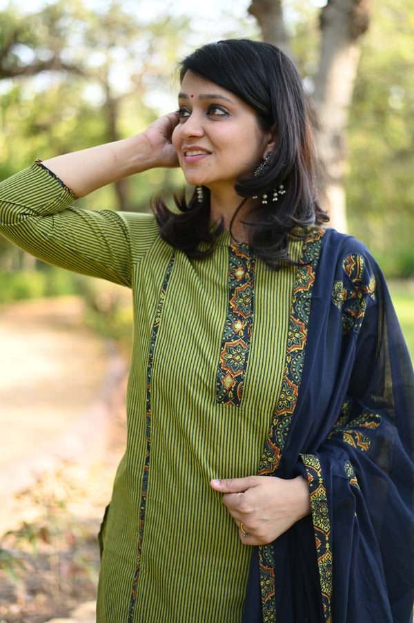 Kavya Stripe Block Applique Suit Sets