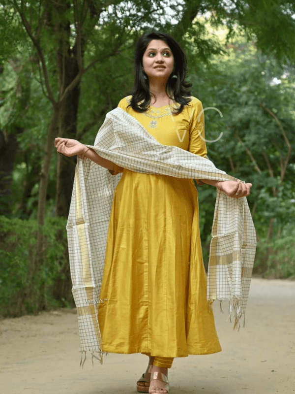 Sunehri Grace Anarkali Set
