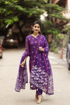 🪻 IshiraDrape Yourself in Royal Charm with Handwoven Jamdani Elegance🪻