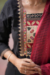 🌟 Navrang Vibes – Geometric Grace Edition