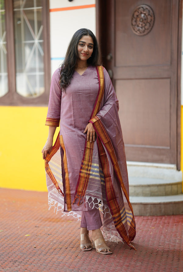 🌸 Mauve Pastel Loom – Narayanpet Grace