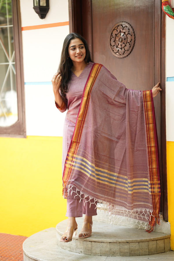 🌸 Mauve Pastel Loom – Narayanpet Grace