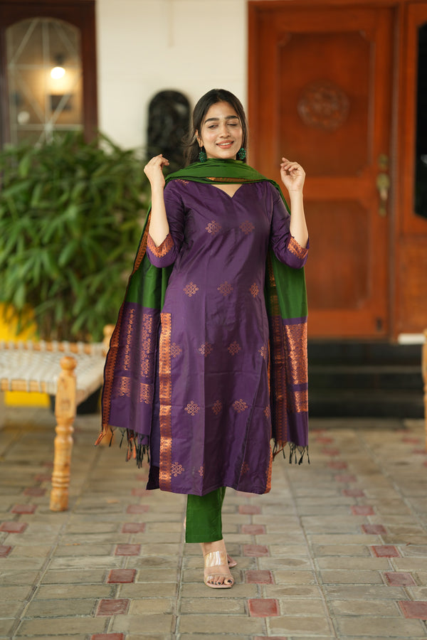 🌿 “Regal Weave – Purple & Green Pochampally Set”