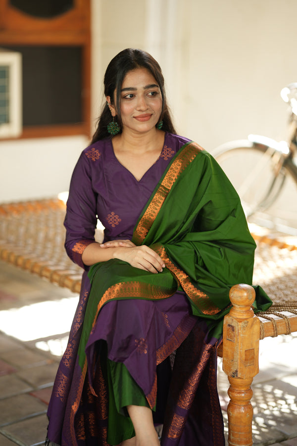 🌿 “Regal Weave – Purple & Green Pochampally Set”