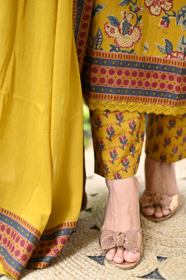 Kanchana Floral Kurta Set