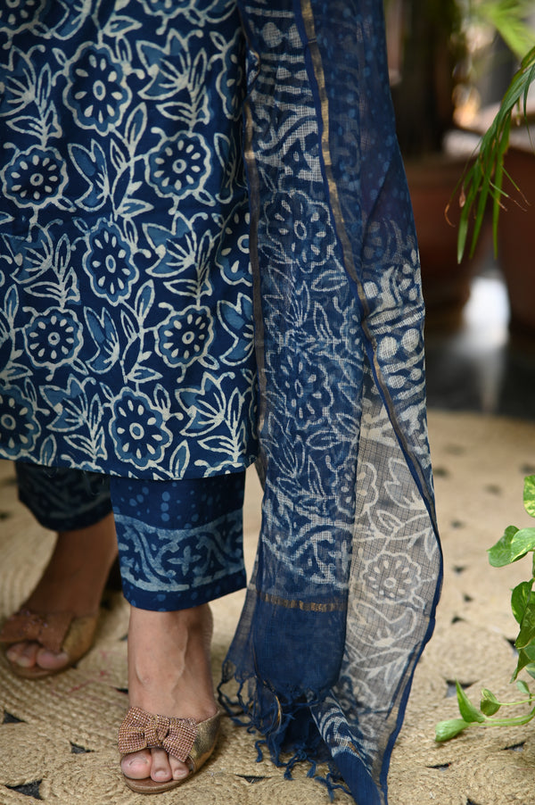 Meherbaan Indigo Bloom Handblock Suit Set 🌿