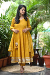 💛 SharanyaDrape Yourself in Sunshine with this Flowing Anarkali Elegance 💛