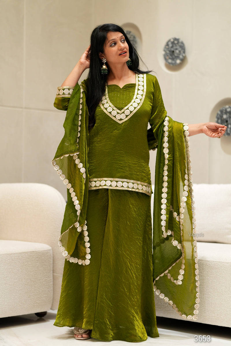 ✨Haritara Royale Banarasi Tissue Silk Sharara Set