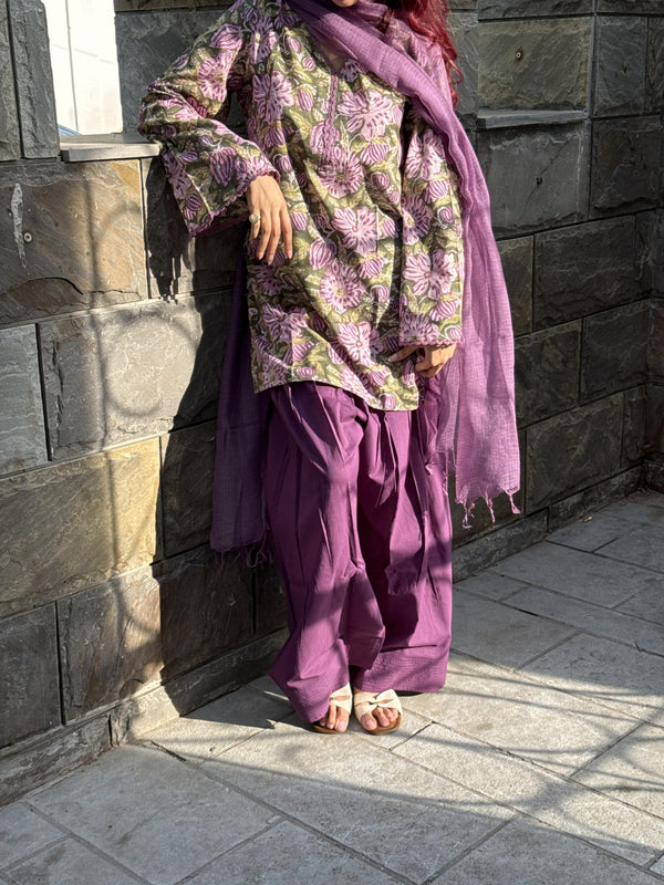Aabheri Farsi Floral Suit Set