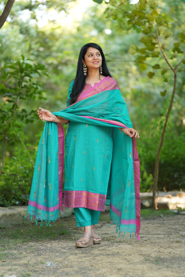 Kanchi Glow –Gulnaar Woven Elegance Set