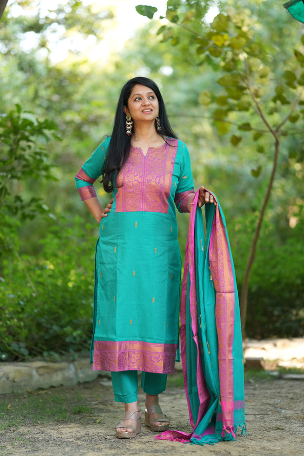 Kanchi Glow –Gulnaar Woven Elegance Set