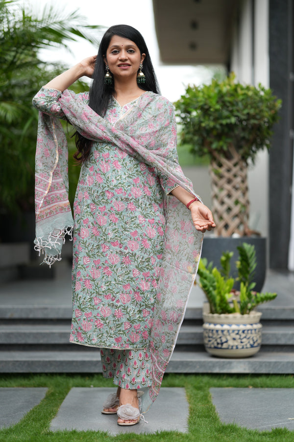 Yazhini Schiffli Hand block Cotton Suit Set with Doria Dupatta