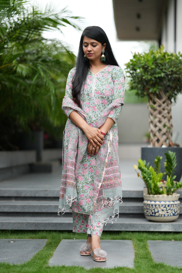 Yazhini Schiffli Hand block Cotton Suit Set with Doria Dupatta