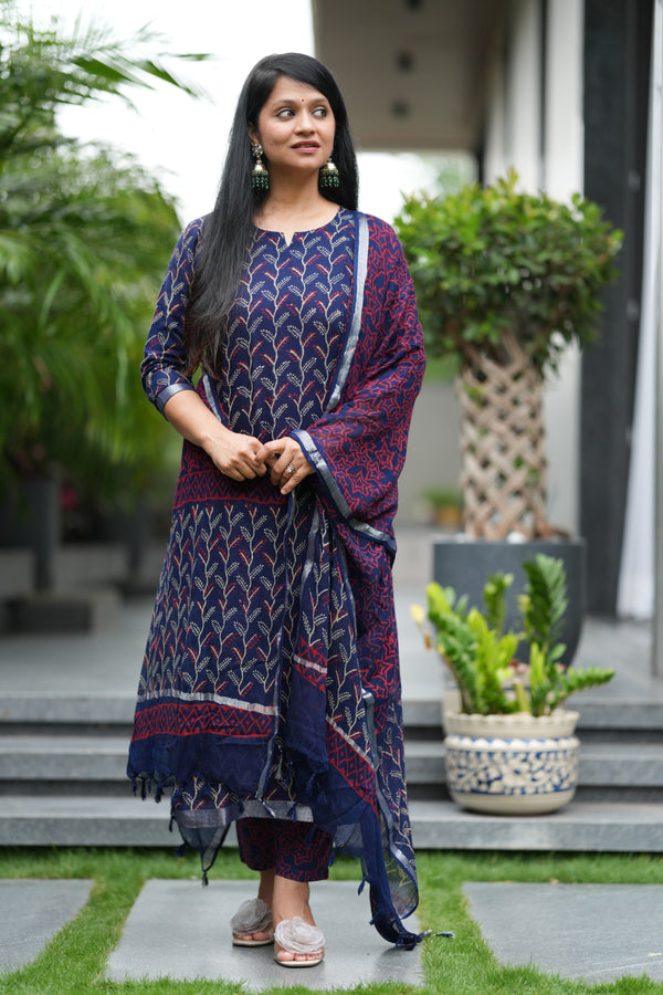 ✨ NayraaLinen Hand BlockPrinted Suit Set with lining