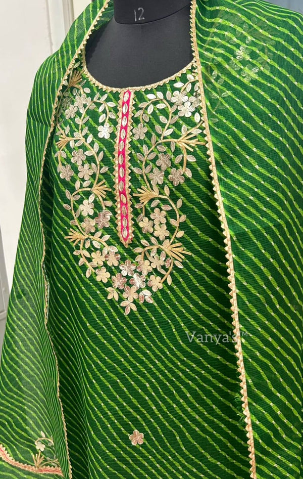 💚 HaripriyaStep into Festive Elegance with Classic Leheria Charm 💚
