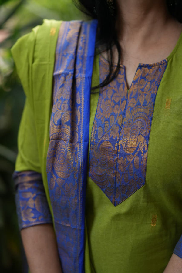 🧡 Kanchi Glow – Vrinda Olive Charm