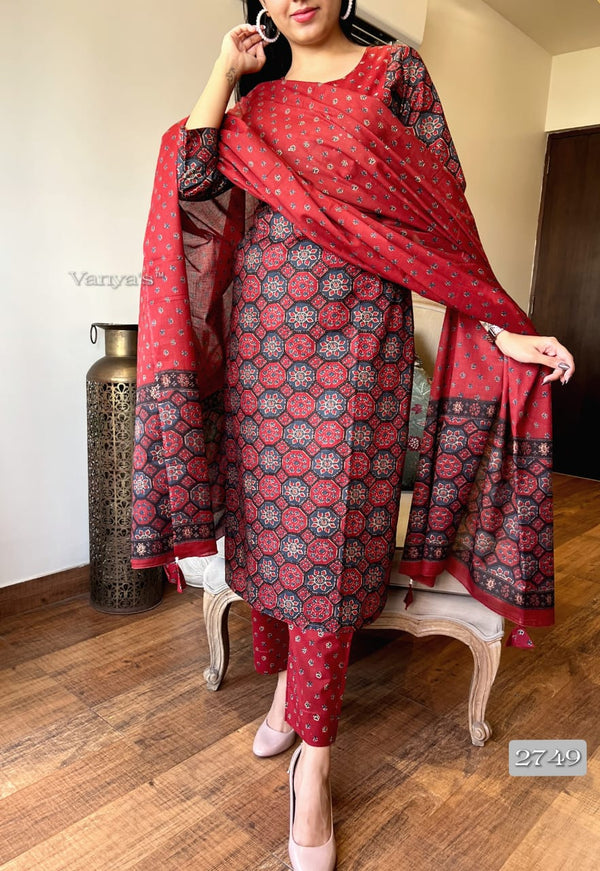 Gulrangi Elegance – Crimson Red Printed Suit Set