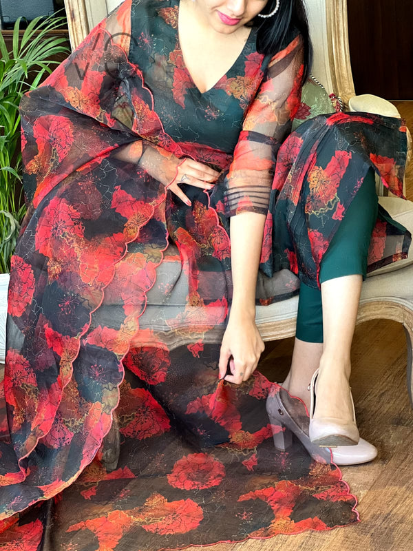 Midnight Bloom – Floral Fantasy Suit Set 🖤🌺