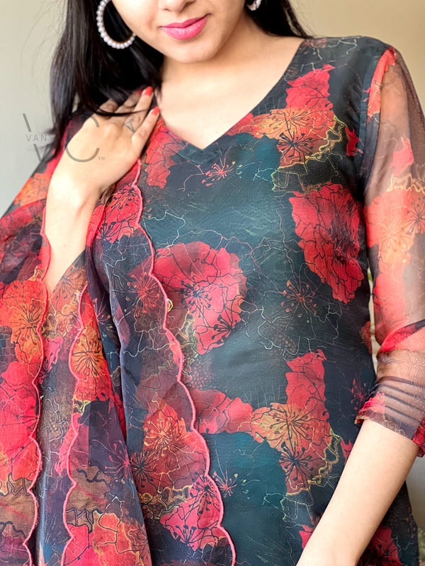 Midnight Bloom – Floral Fantasy Suit Set 🖤🌺