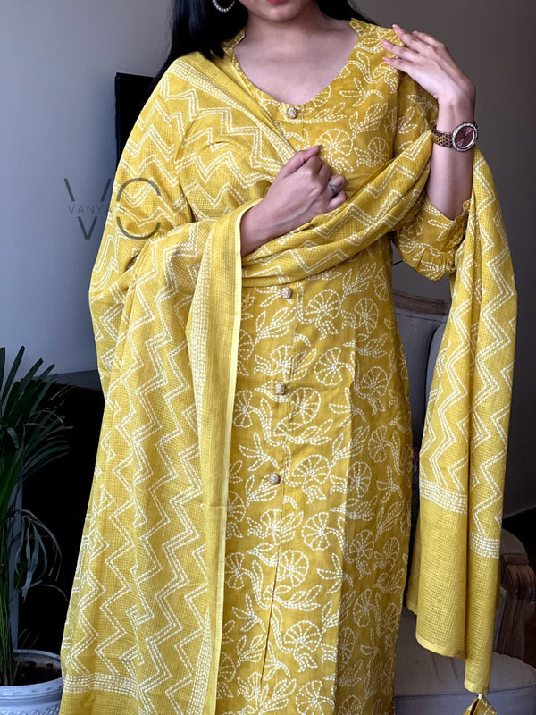 🌼 Sunshine Elegance – Yellow Printed Cotton Suit Set