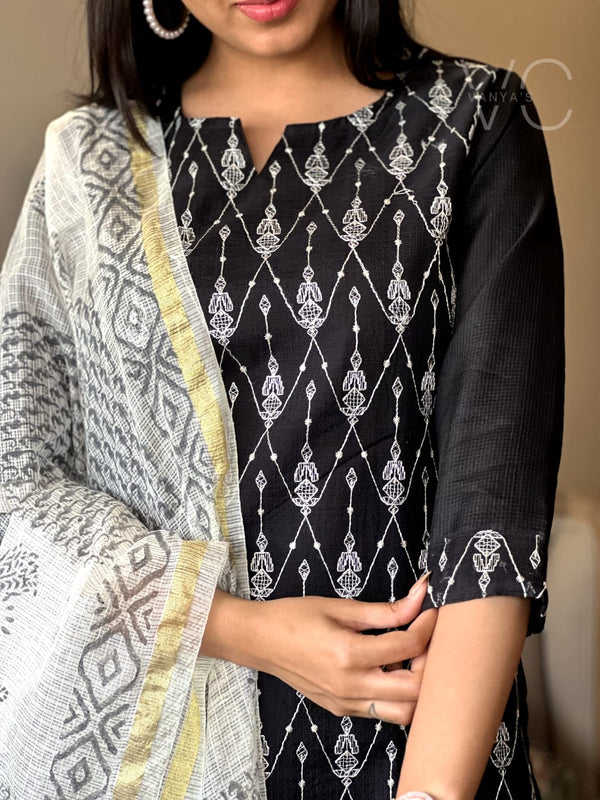 🌟 Name: Midnight Charm Kurta Set