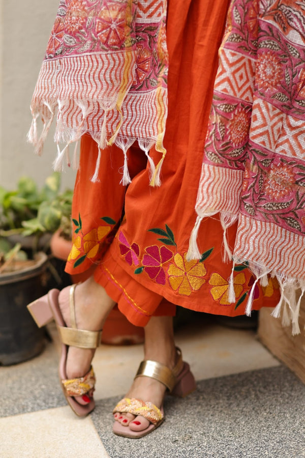 ✨Aarunika Orange Cotton Embroidered Suit Set with Hand Block Doria Dupatta