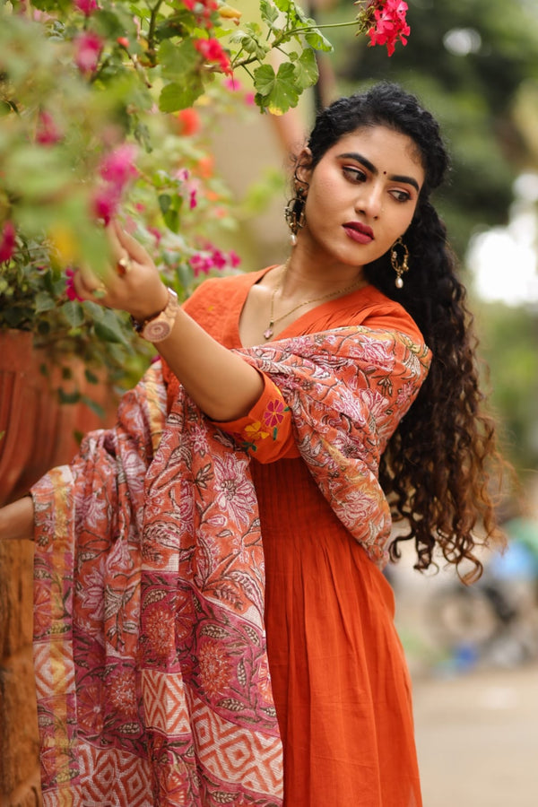 ✨Aarunika Orange Cotton Embroidered Suit Set with Hand Block Doria Dupatta