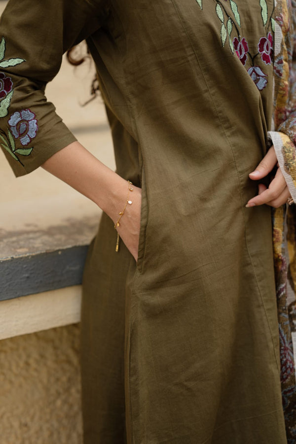 ✨Avanthika Olive Brown Cotton Embroidered Suit Set with Hand Block Doria Dupatta
