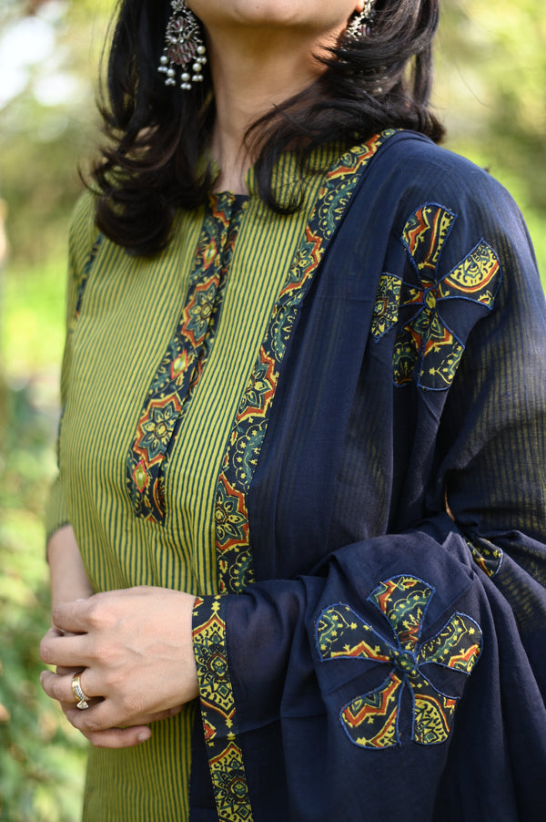 Kavya Stripe Block Applique Suit Sets