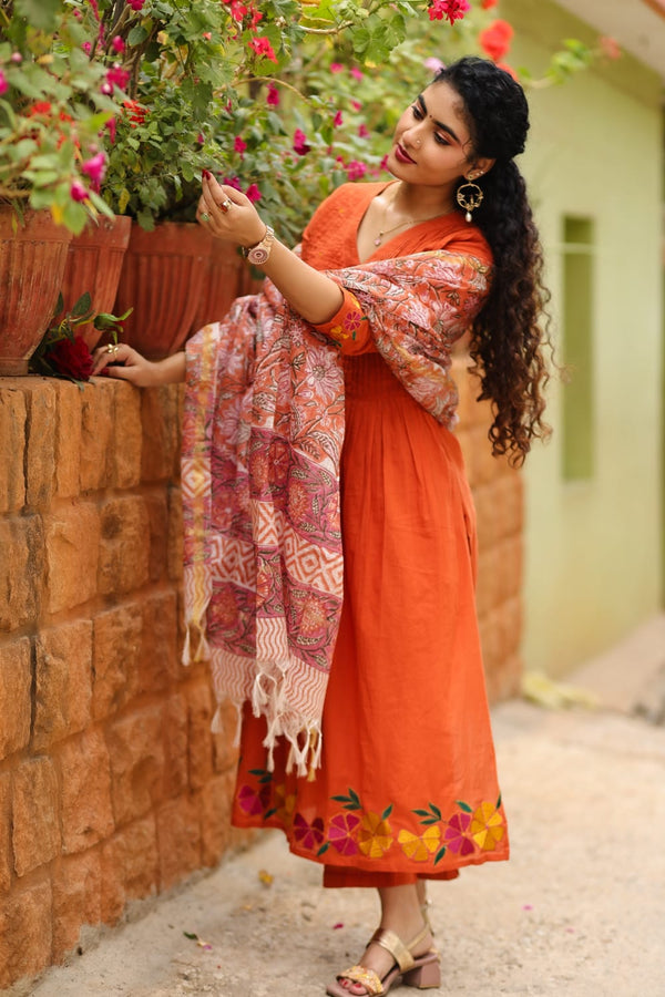 ✨Aarunika Orange Cotton Embroidered Suit Set with Hand Block Doria Dupatta