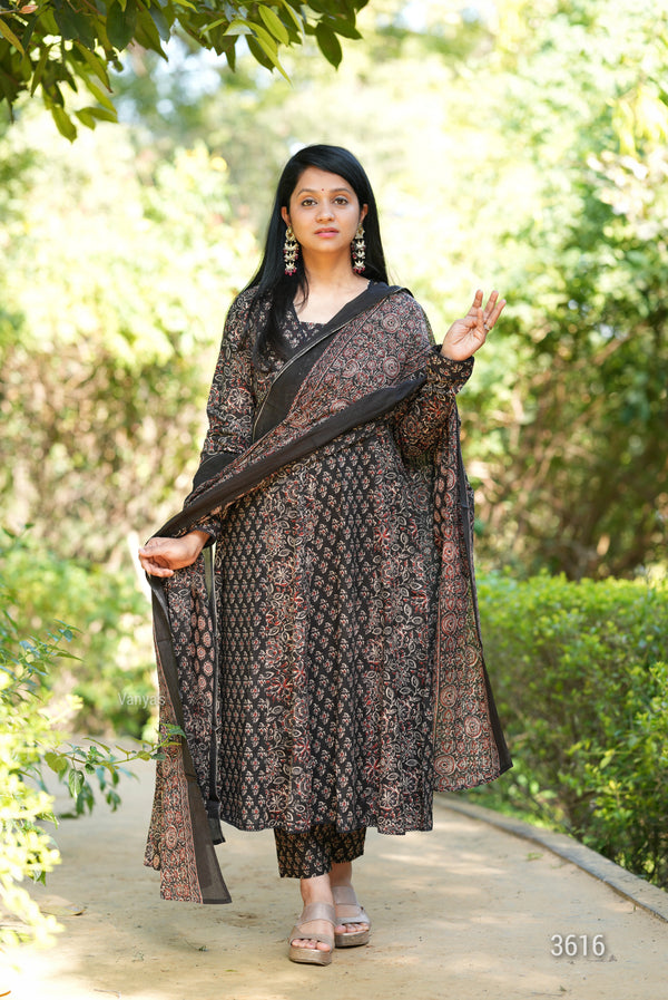Manjiri Ajrak Cotton Anarkali Suit Sets- Black