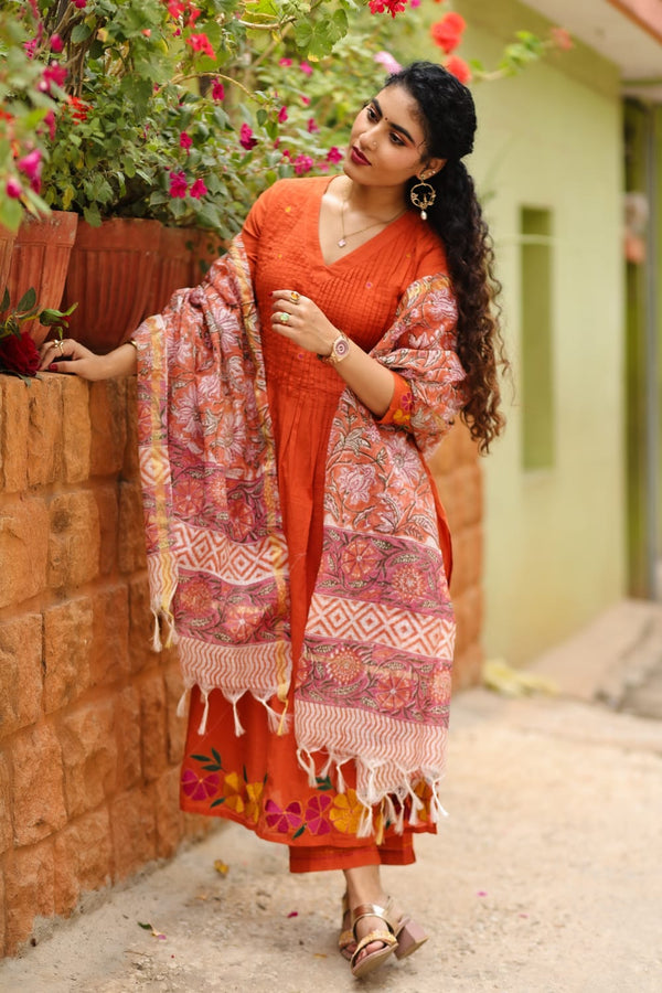 ✨Aarunika Orange Cotton Embroidered Suit Set with Hand Block Doria Dupatta