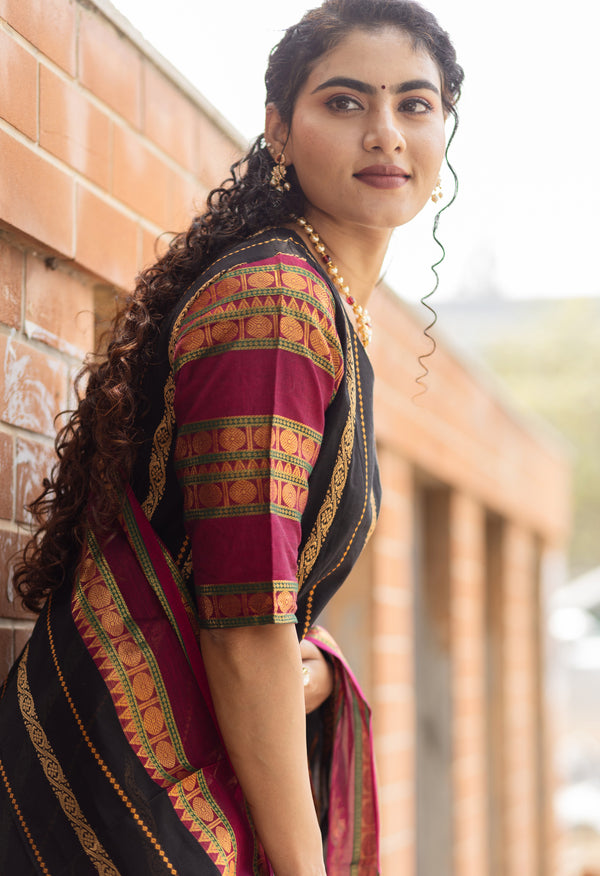 Veldhaari Pattu South Cotton – Midnight Gold Elegance
