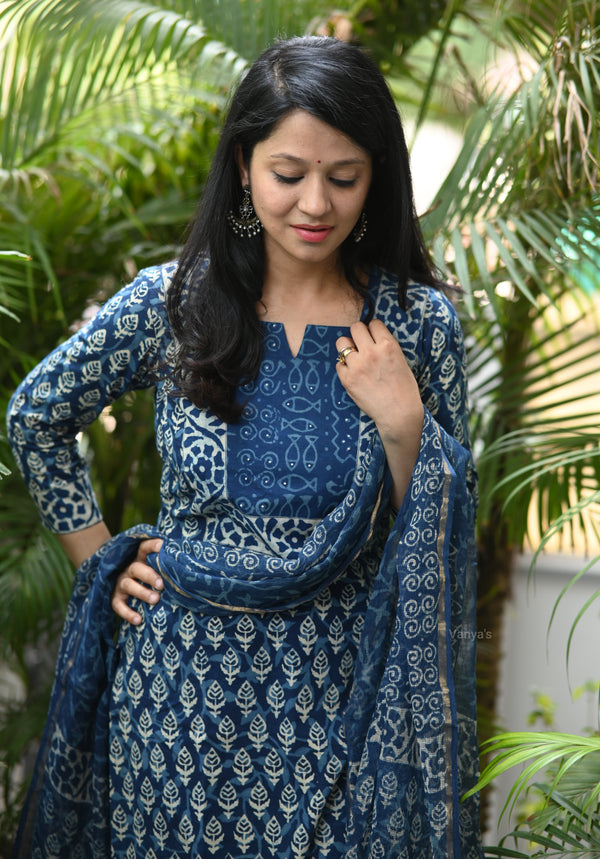 Meharinsha Indigo Bloom Handblock Suit Set 🌿